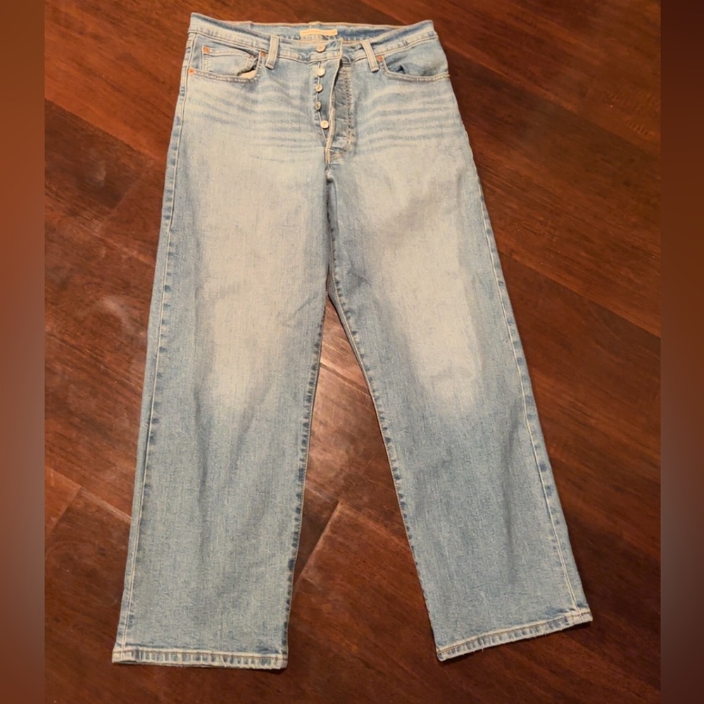 Levi's 501 light wash straight leg jeans